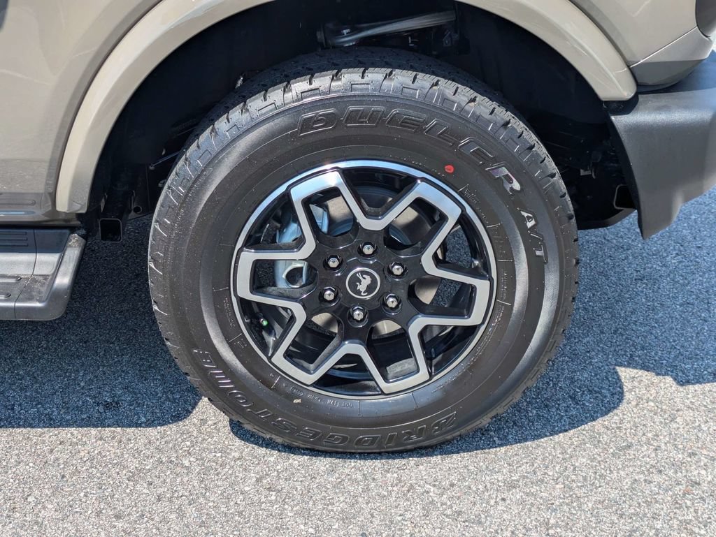 New 2026 Ford Bronco Outer Banks AWD/4WD image 11
