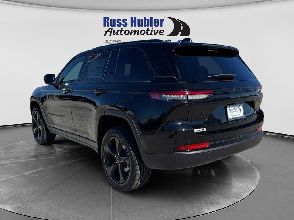 New 2025 Jeep Grand Cherokee Altitude AWD/4WD image 3