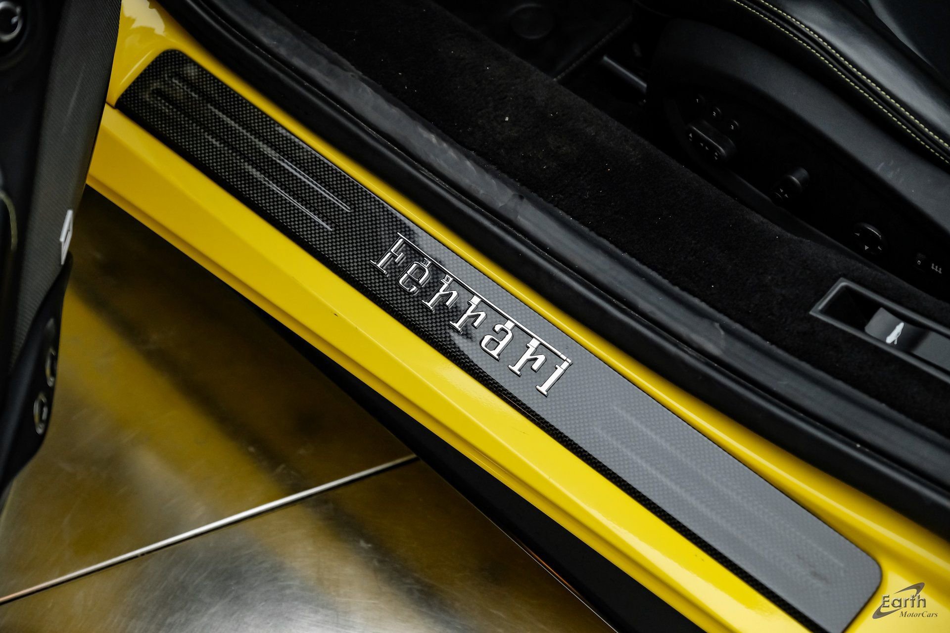 Used 2017 Ferrari 488 Spider image 57