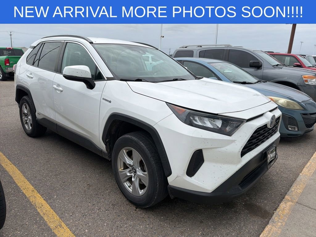 Used 2019 Toyota RAV4 LE w/ Carpet Mat Package AWD/4WD image 2