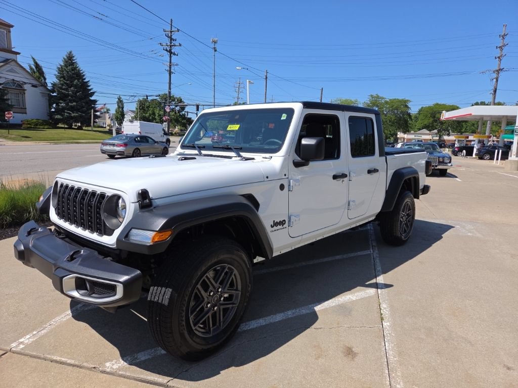 Certified 2025 Jeep Gladiator Sport AWD/4WD image 6