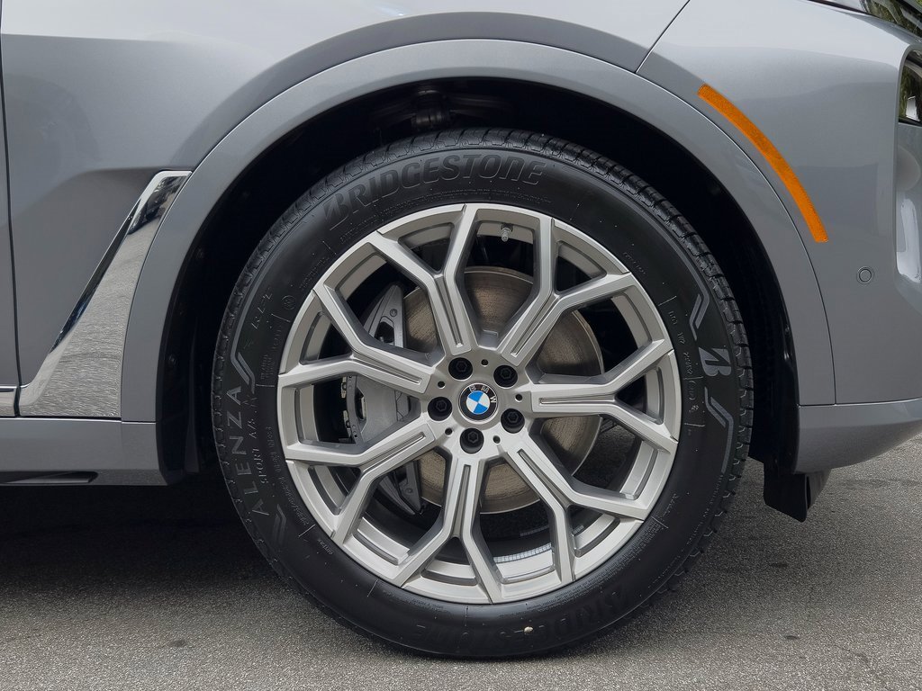 New 2026 BMW X7 xDrive40i w/ Premium Package image 9