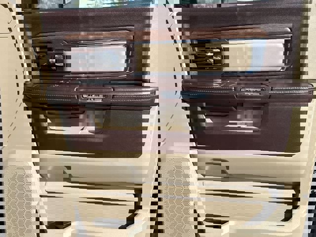 Used 2014 RAM 1500 Laramie w/ Convenience Group image 26