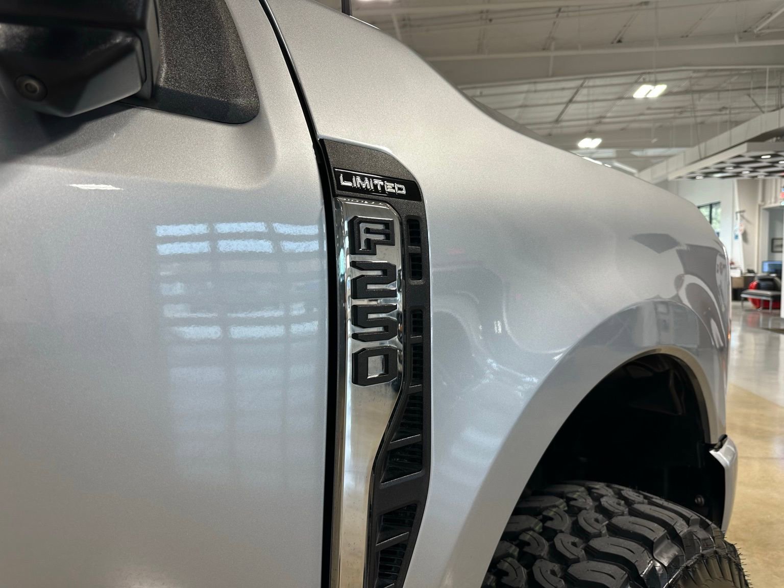 Used 2024 Ford F250 Limited w/ FX4 Off-Road Package image 9