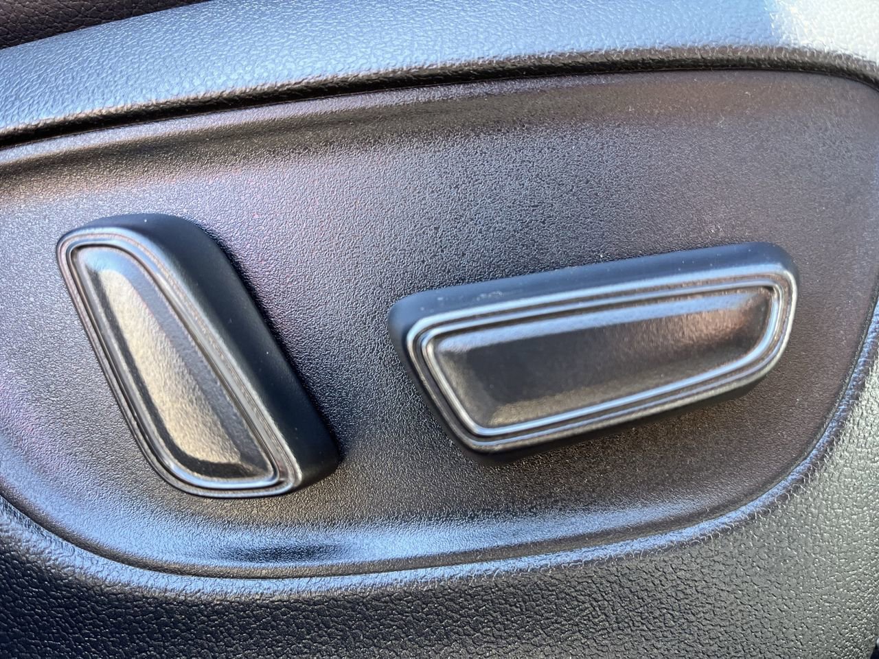 Used 2022 Toyota Highlander XLE image 25