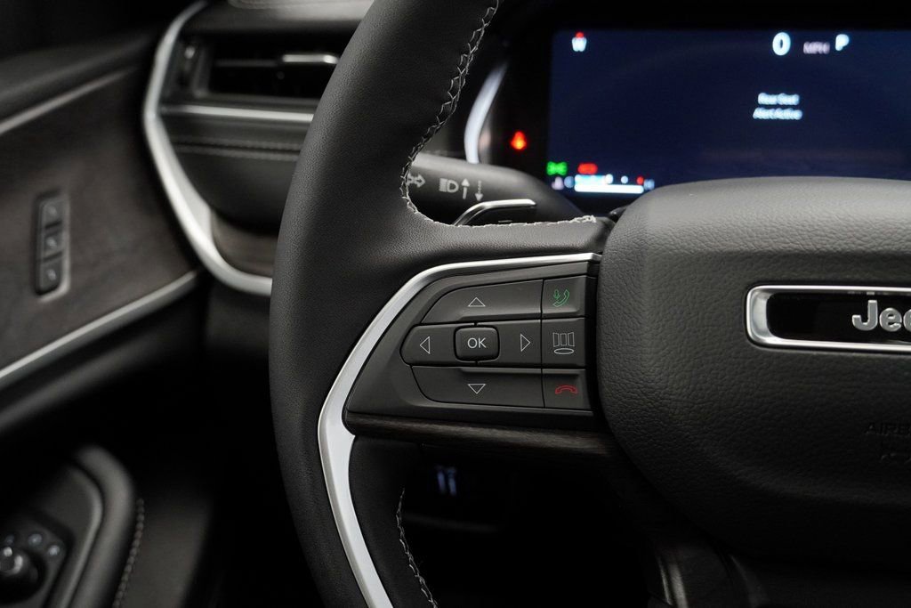 New 2025 Jeep Grand Cherokee L Limited image 27