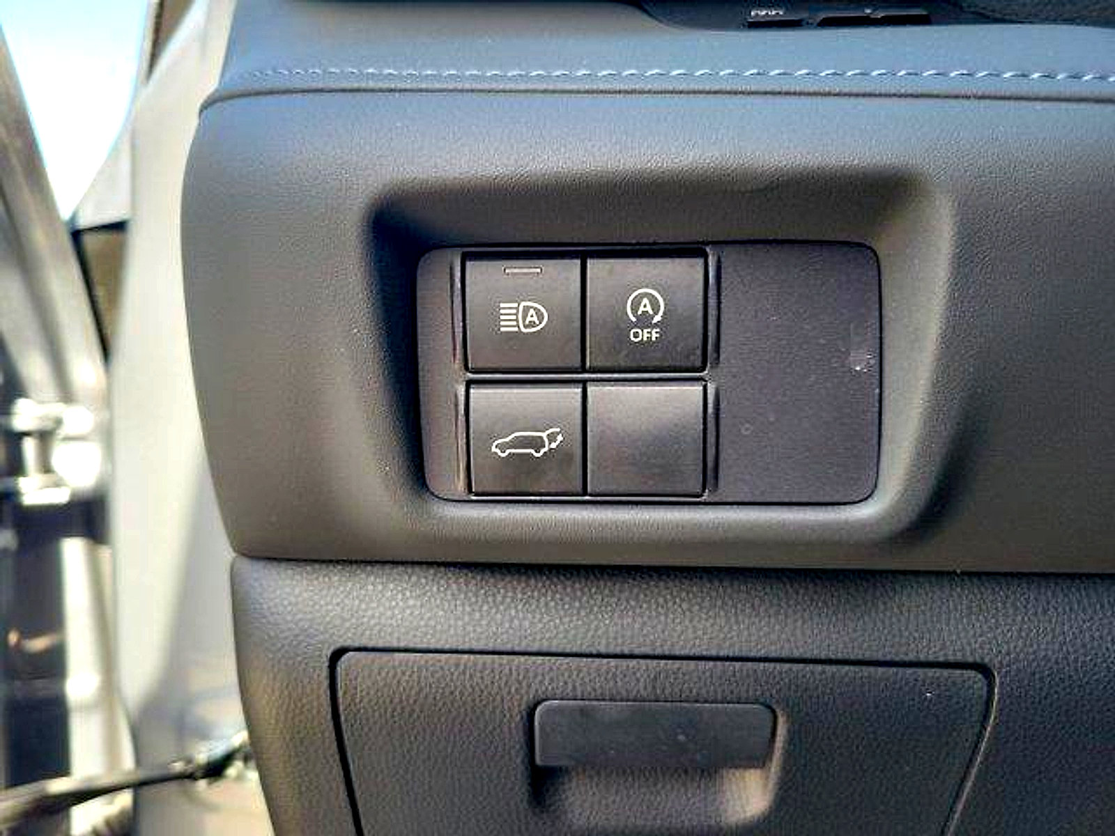 Used 2023 Toyota Highlander XLE FWD image 34