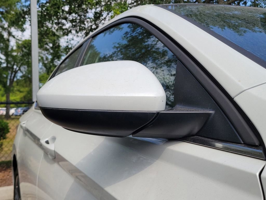 Used 2024 Volkswagen Jetta SE w/ Panoramic Sunroof Package FWD image 11