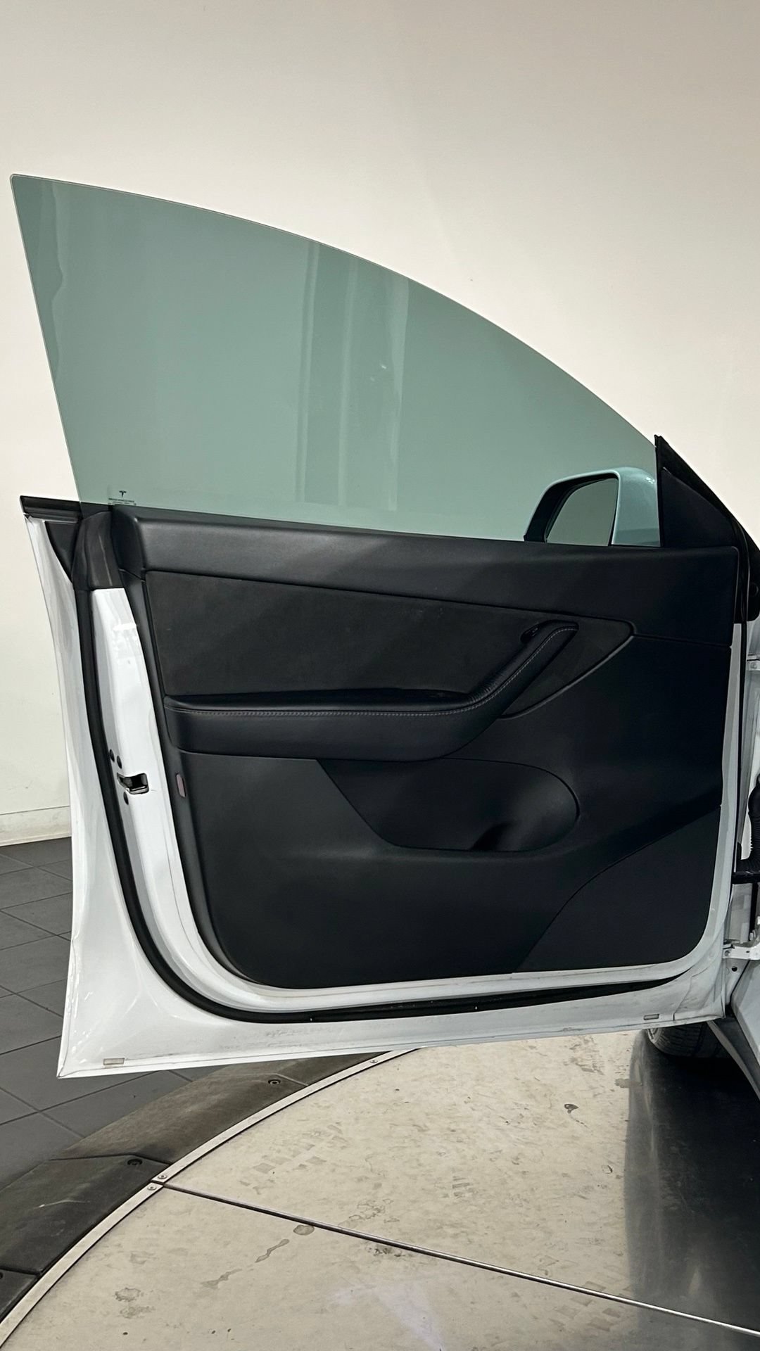 Used 2022 Tesla Model Y Long Range AWD/4WD image 37