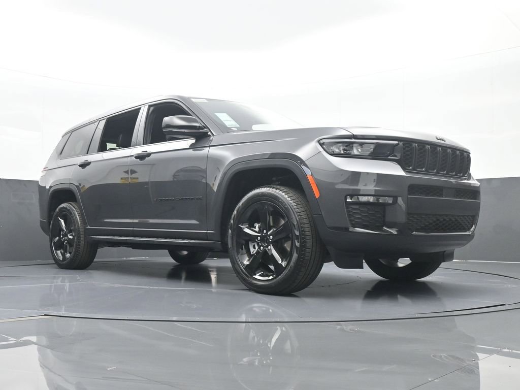 Used 2025 Jeep Grand Cherokee L Limited w/ Black Appearance Package AWD/4WD image 32