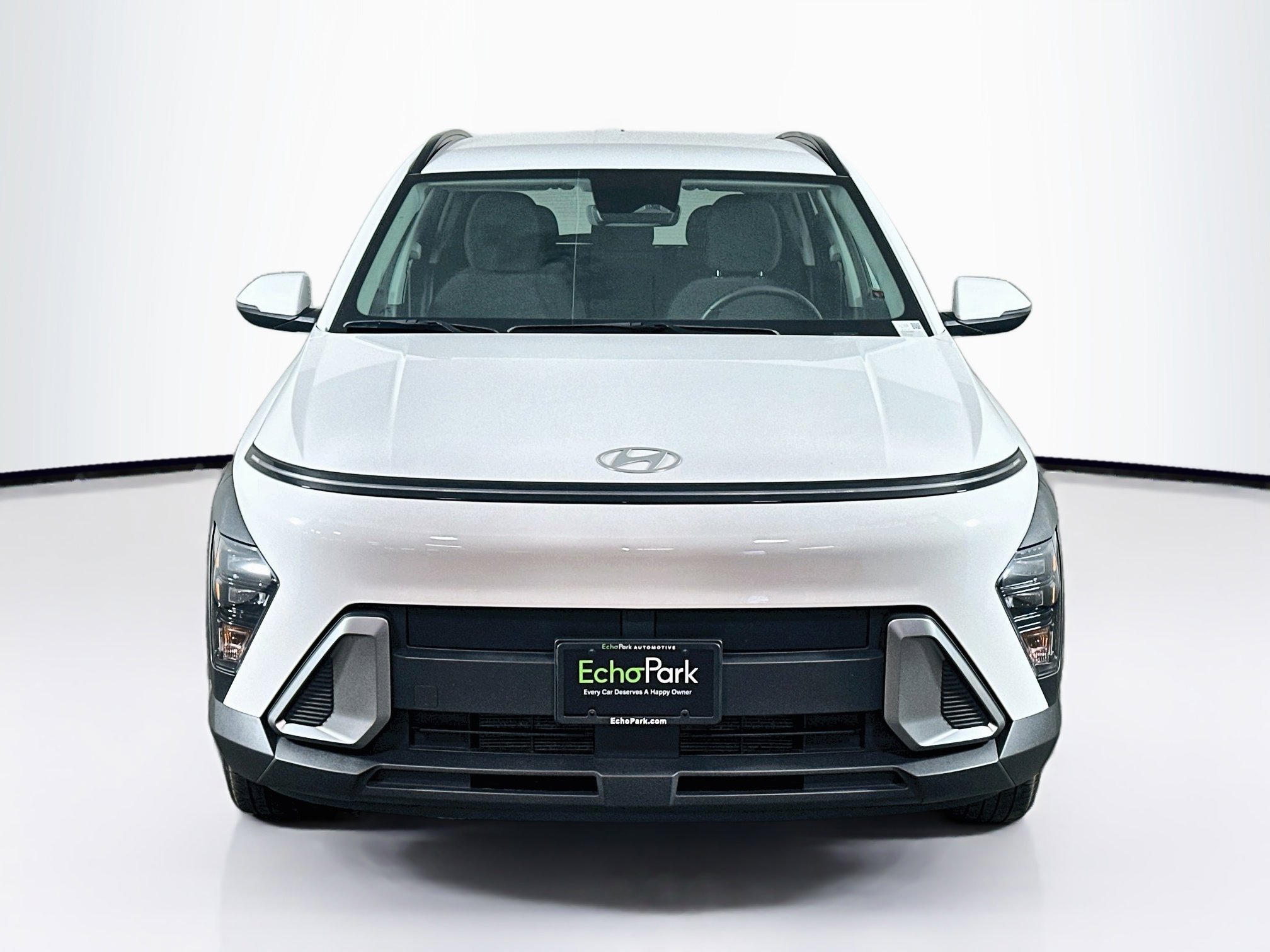 Used 2024 Hyundai Kona SEL w/ Convenience Package FWD image 2