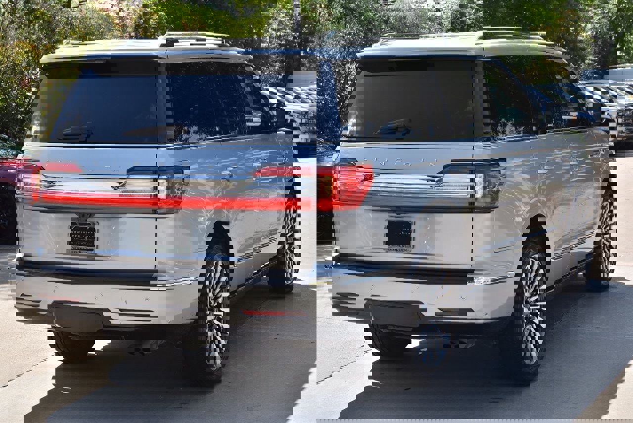 Used 2021 Lincoln Navigator Reserve w/ Luxury Package image 8