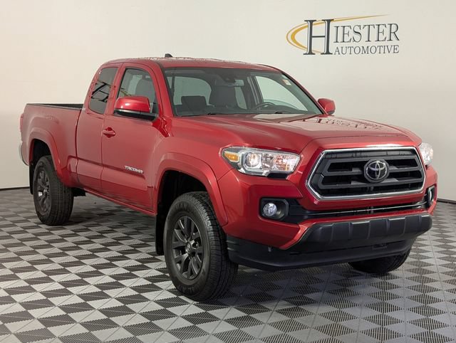 Used 2023 Toyota Tacoma SR5 AWD/4WD image 2