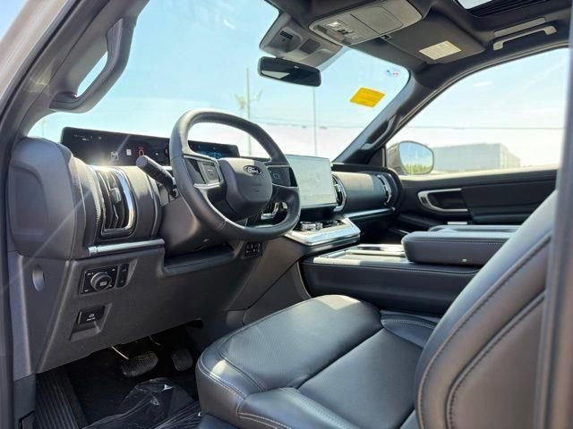New 2026 Ford Expedition Platinum w/ Stealth Performance Package AWD/4WD image 15