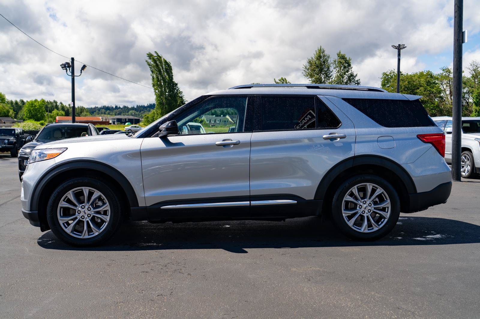 Used 2024 Ford Explorer Limited RWD image 14
