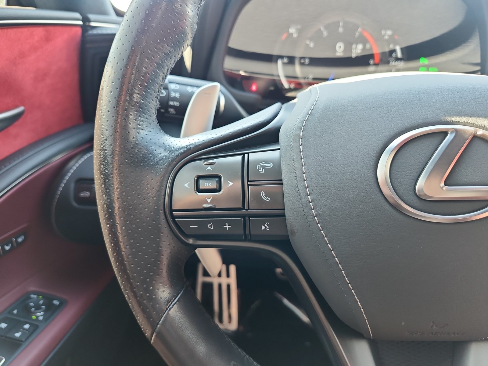 Used 2021 Lexus LC 500 Coupe w/ Performance Package RWD image 25