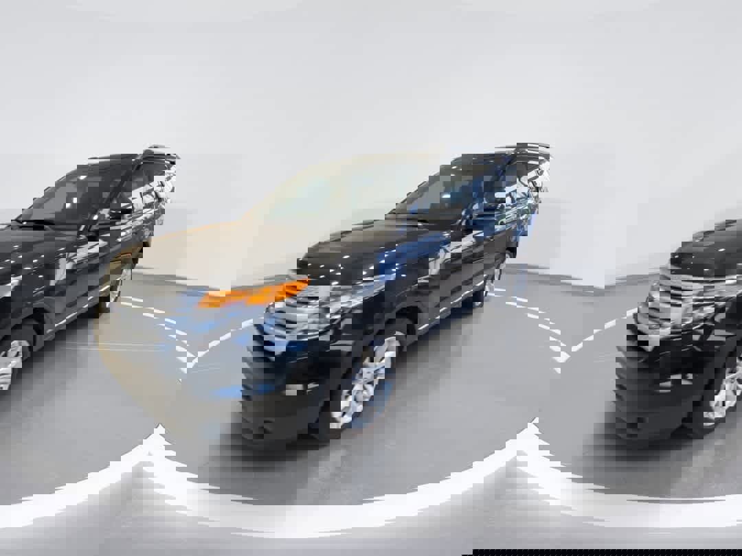 Used 2013 Ford Explorer XLT AWD/4WD image 4