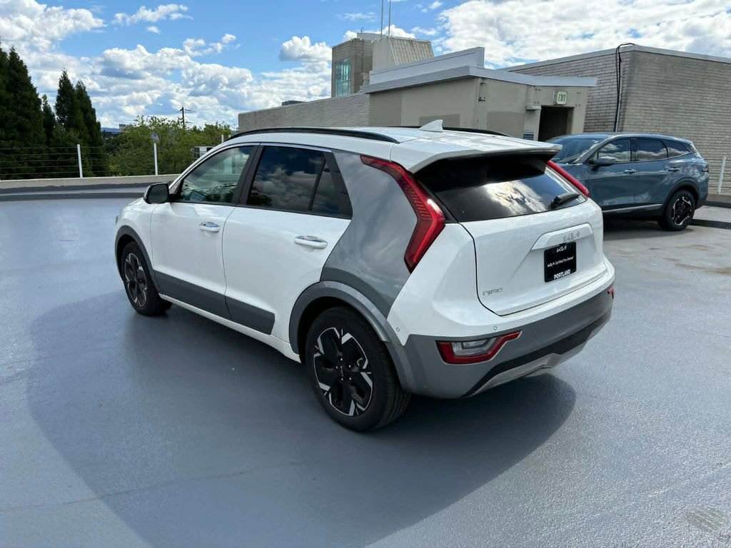 Certified 2024 Kia Niro Wave w/ Wave Preserve Package FWD image 40