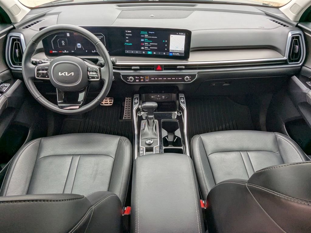 Used 2025 Kia Sorento SX image 29