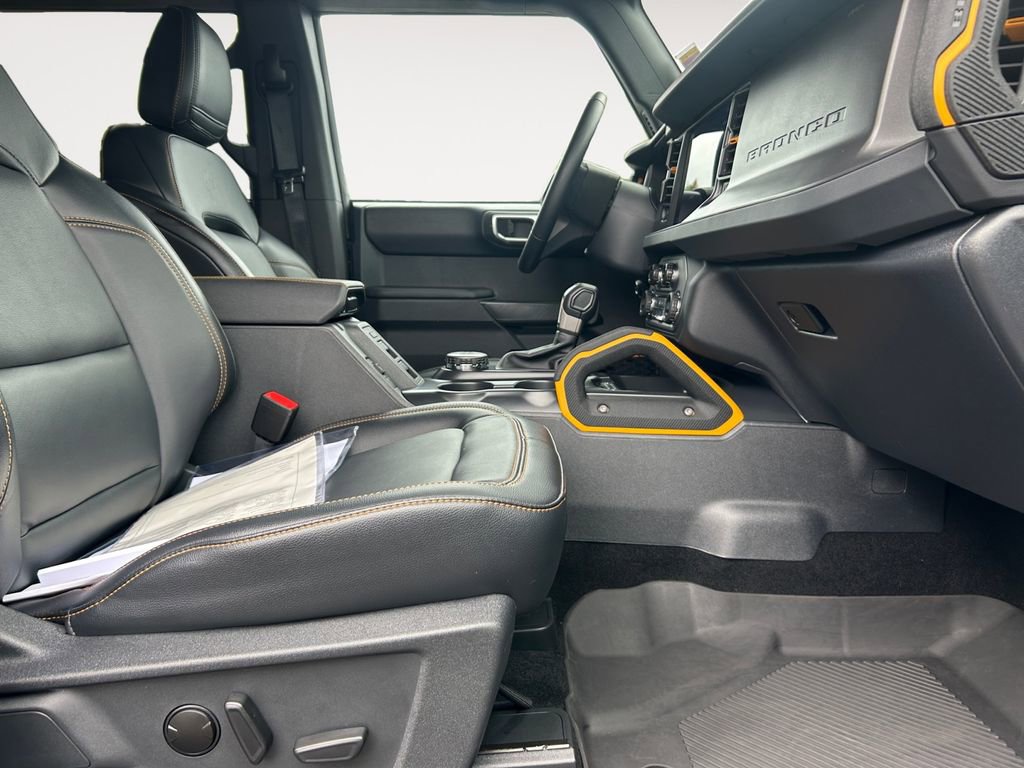 Used 2024 Ford Bronco Badlands image 10