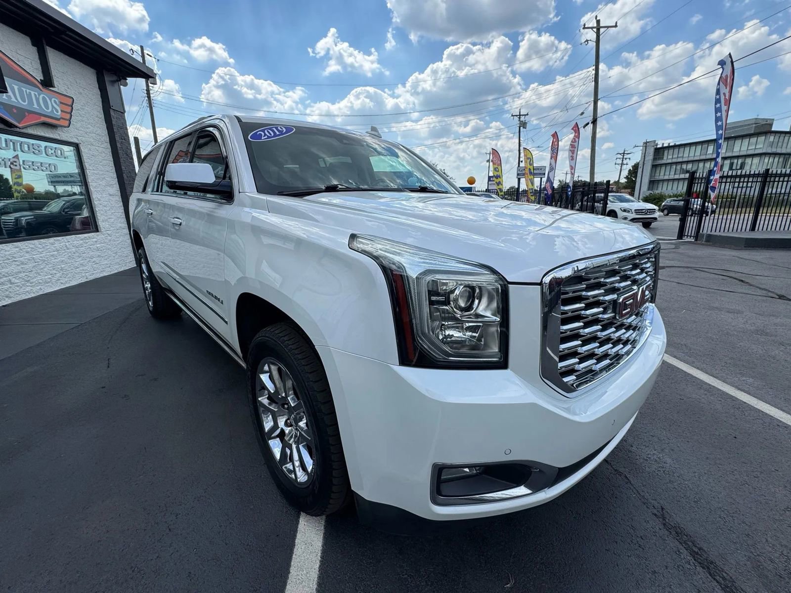 Used 2019 GMC Yukon XL Denali image 6