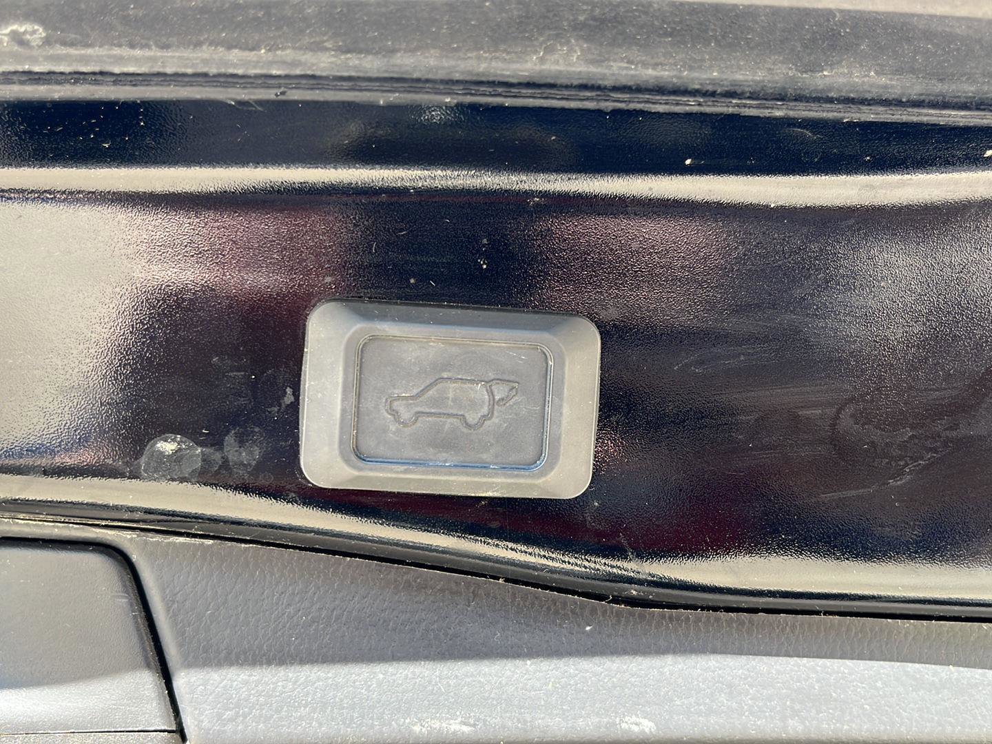 Used 2022 Toyota RAV4 XLE Premium image 28