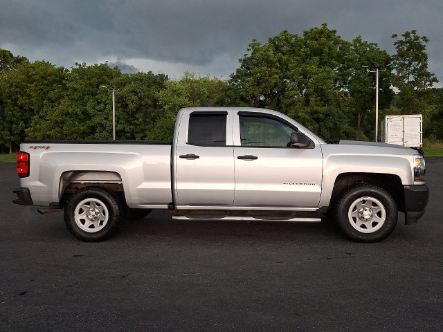 Used 2017 Chevrolet Silverado 1500 W/T w/ WT Convenience Package AWD/4WD image 10