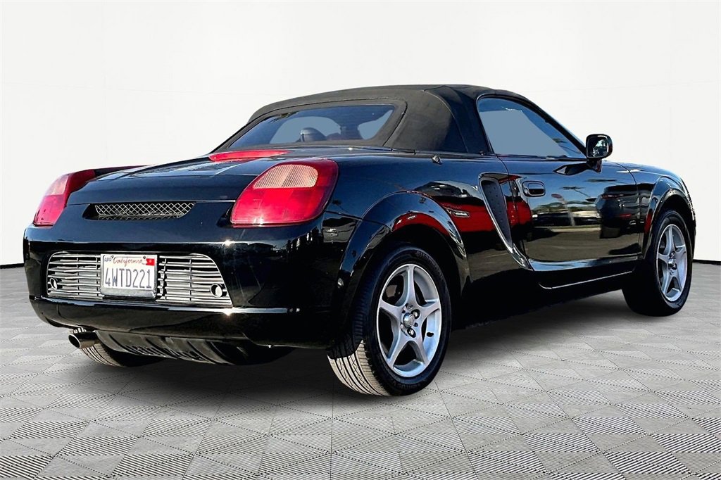 Used 2002 Toyota MR2 image 2