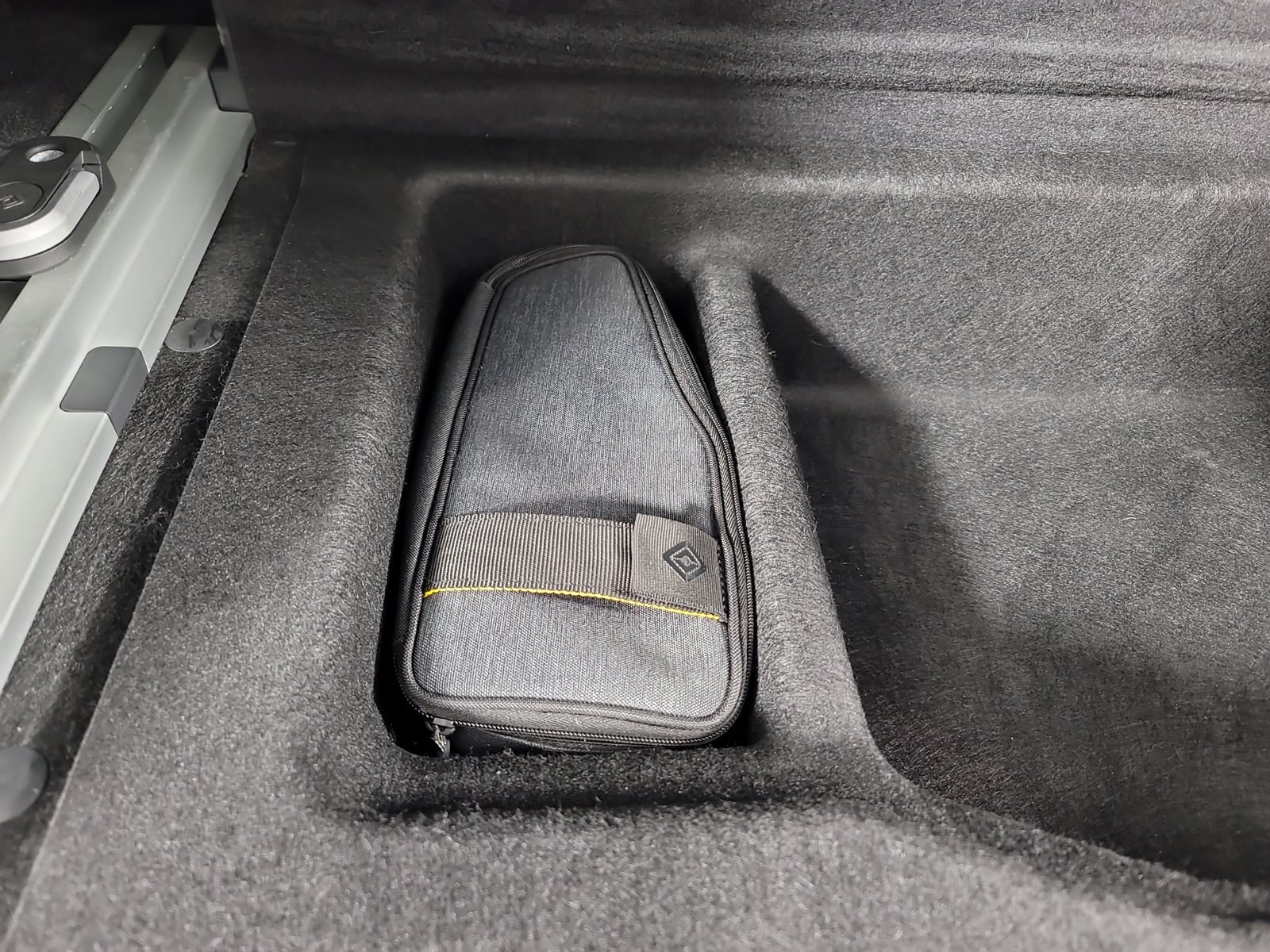 Used 2023 Rivian R1S Adventure Quad AWD/4WD image 34