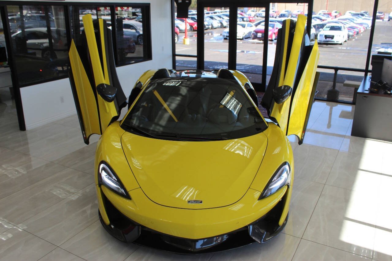 Used 2018 McLaren 570S Spider RWD image 5