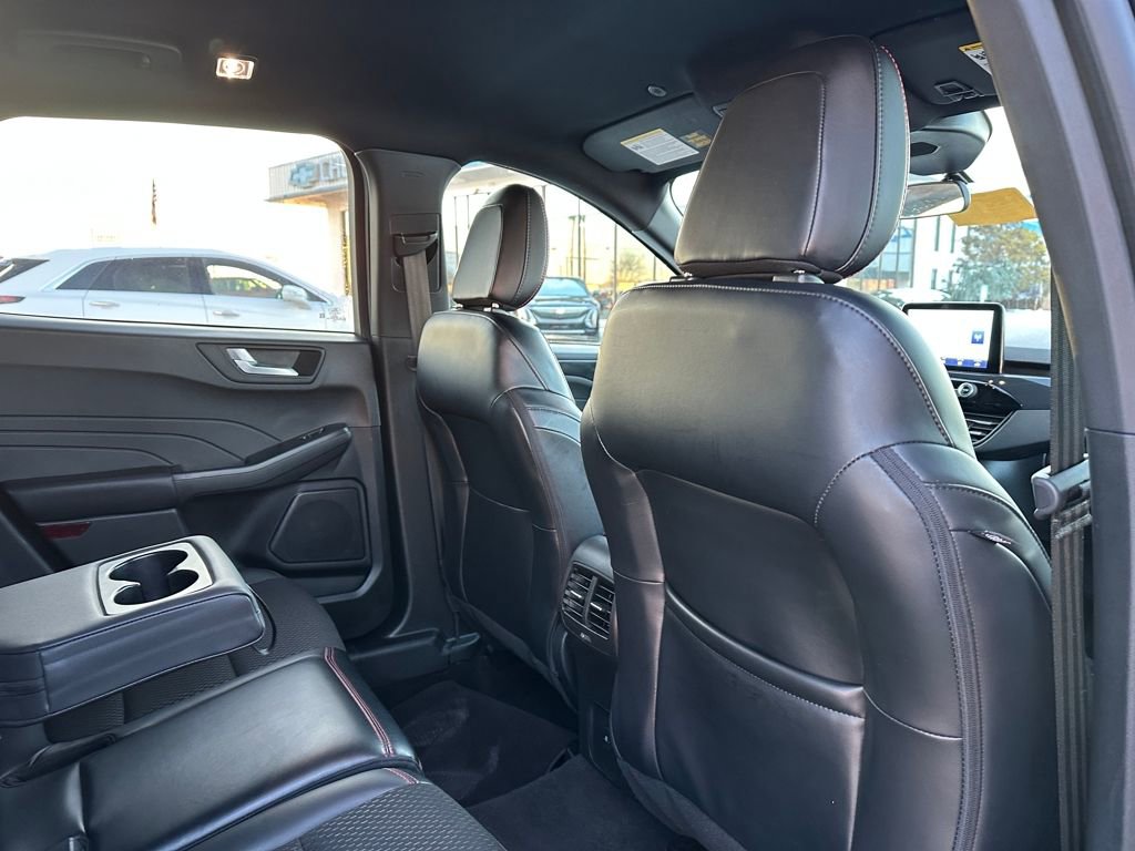 Used 2025 Ford Escape ST-Line image 16