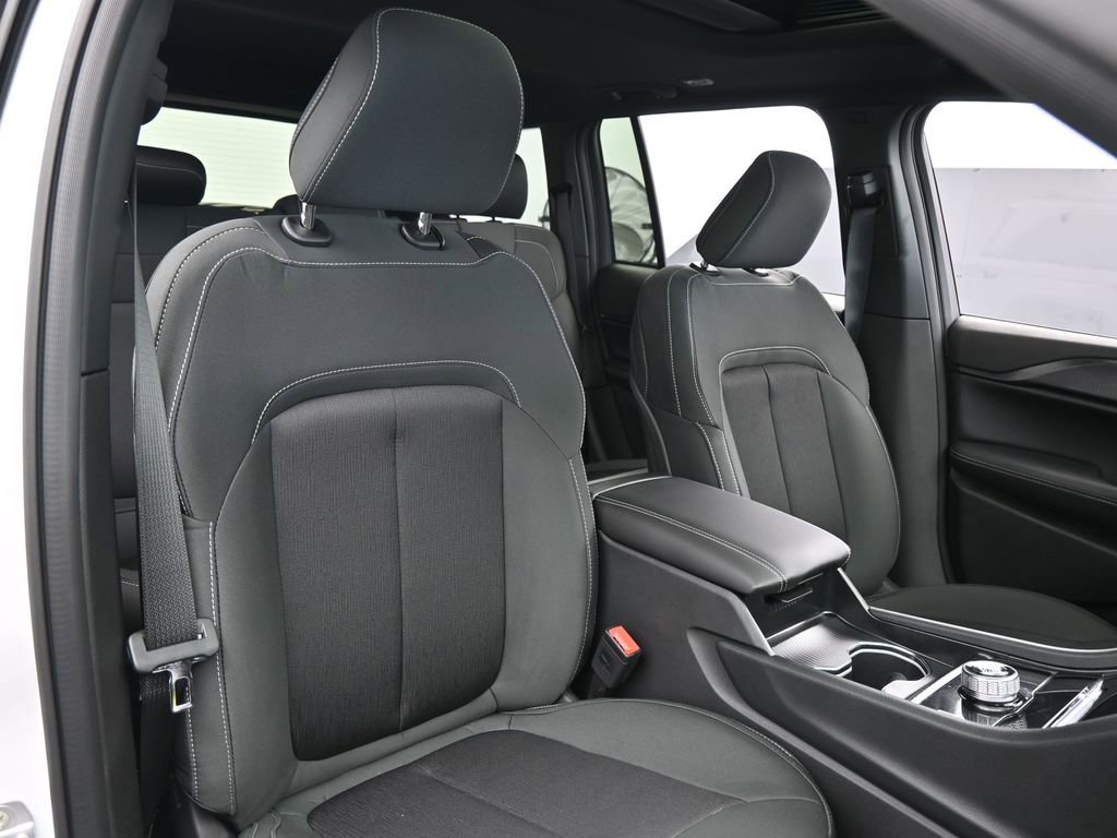 New 2026 Jeep Grand Cherokee Laredo X image 42