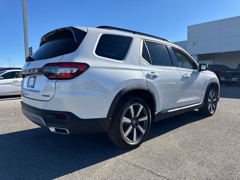 Used 2024 Honda Pilot Touring image 7