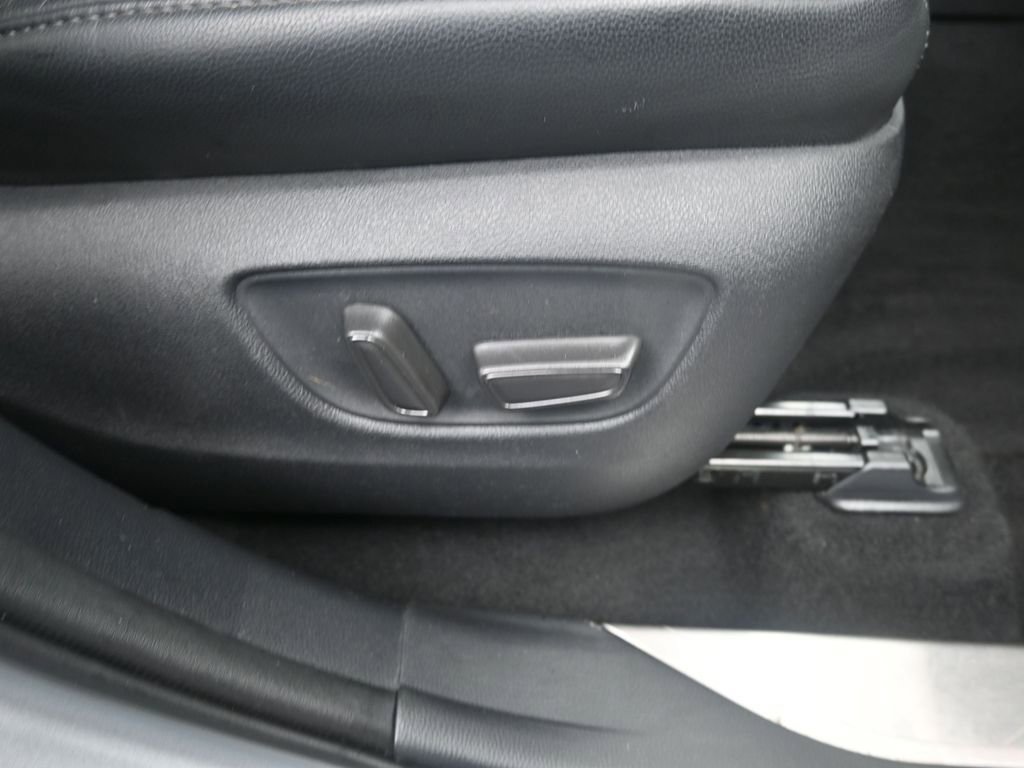 Used 2020 Toyota Highlander Platinum image 20