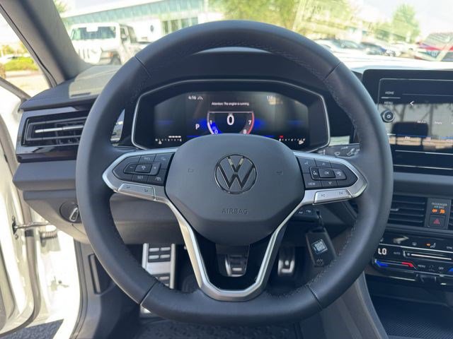 Used 2025 Volkswagen Jetta Sport image 20