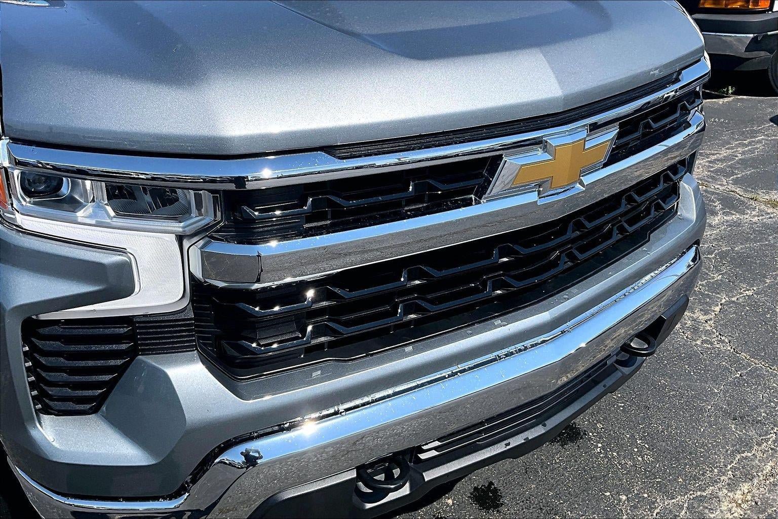 Used 2023 Chevrolet Silverado 1500 LT AWD/4WD image 30