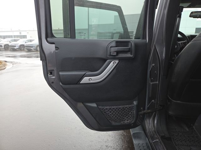 Used 2016 Jeep Wrangler Unlimited Sahara w/ Dual Top Group image 12