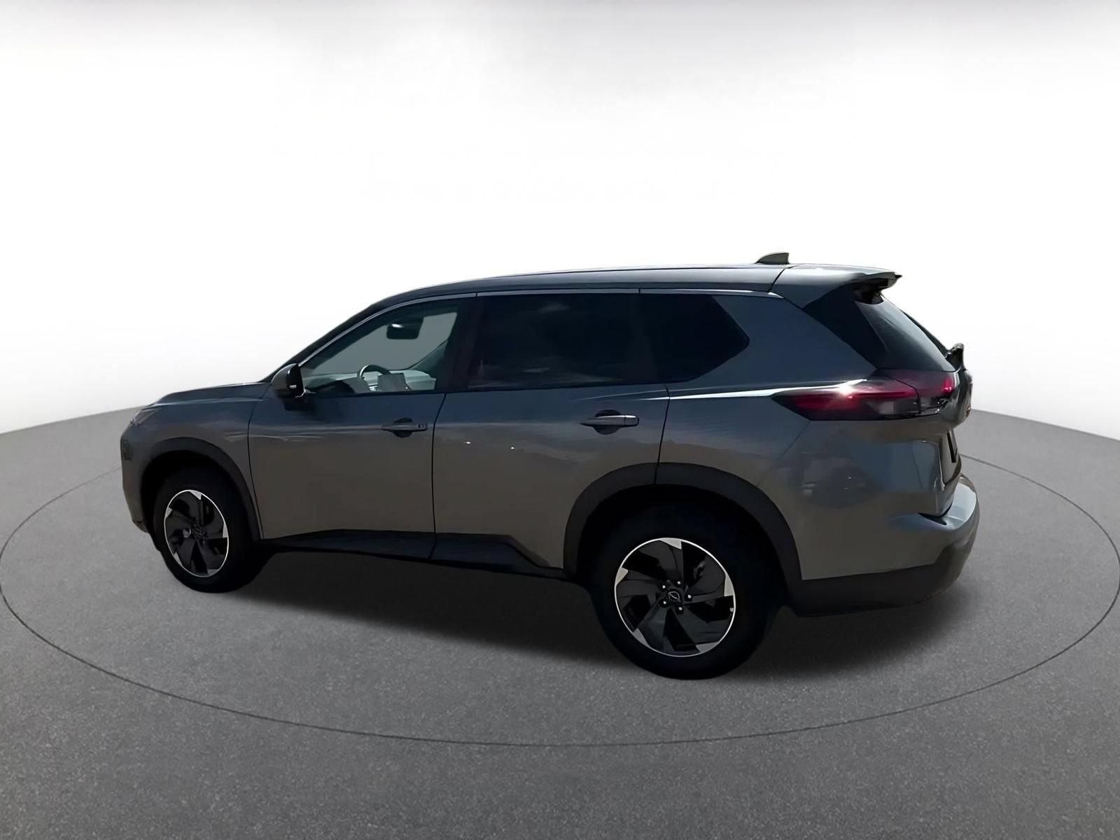 Used 2025 Nissan Rogue SV FWD image 9