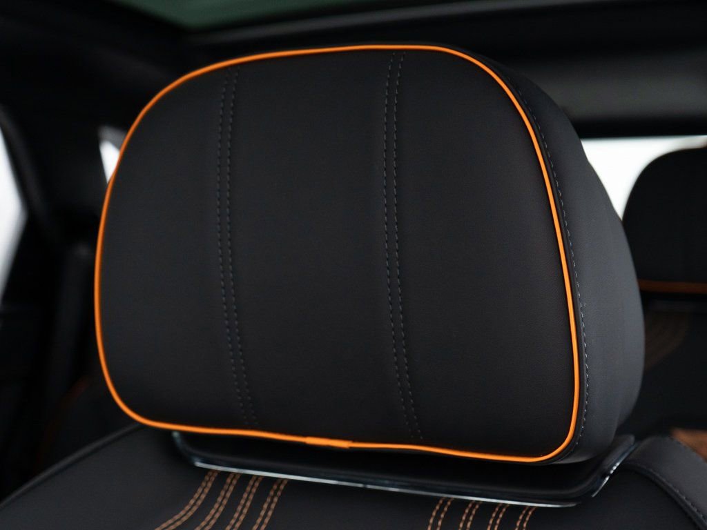 Certified 2025 Bentley Bentayga image 17