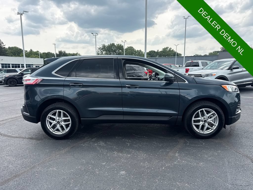 Used 2024 Ford Edge SEL w/ Convenience Package AWD/4WD image 5