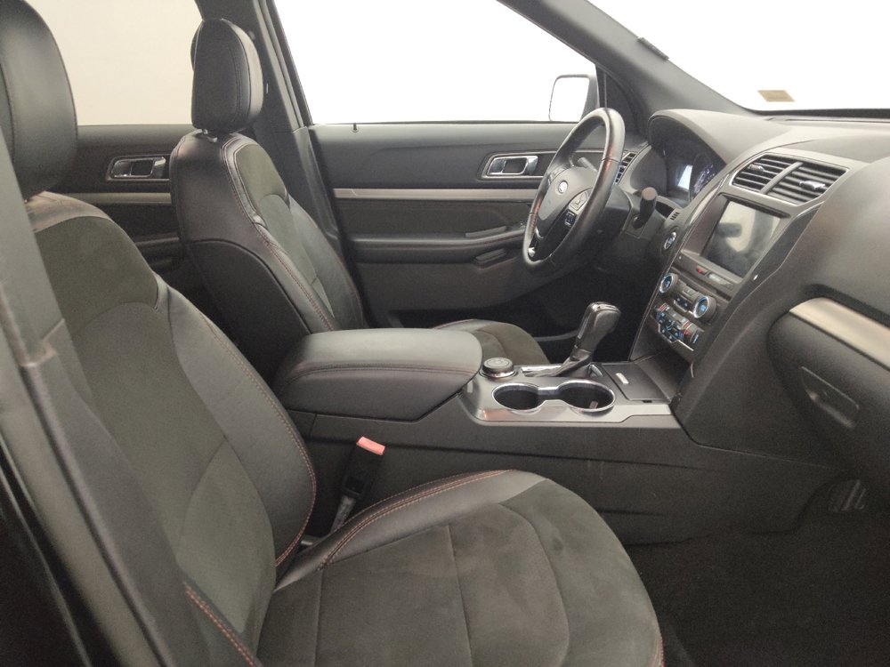Used 2018 Ford Explorer XLT w/ Equipment Group 202A image 21