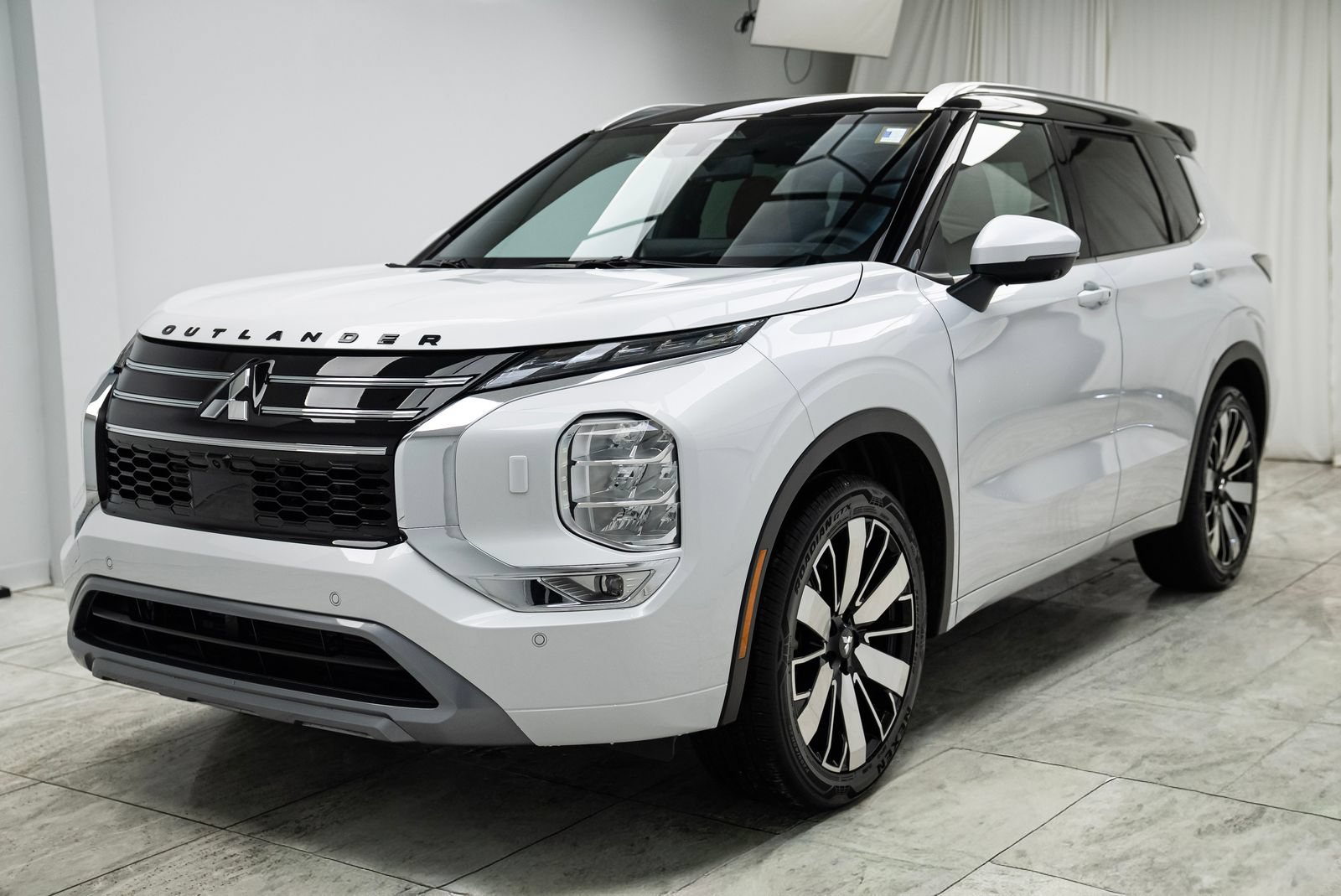 Used 2025 Mitsubishi Outlander ES AWD/4WD image 6