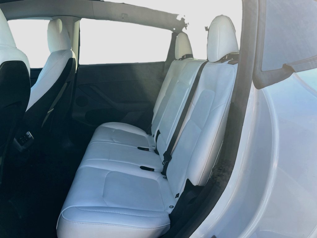 Used 2025 Tesla Model Y Long Range RWD image 25
