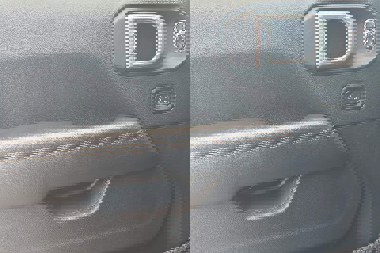 Used 2022 Jeep Gladiator Overland image 12