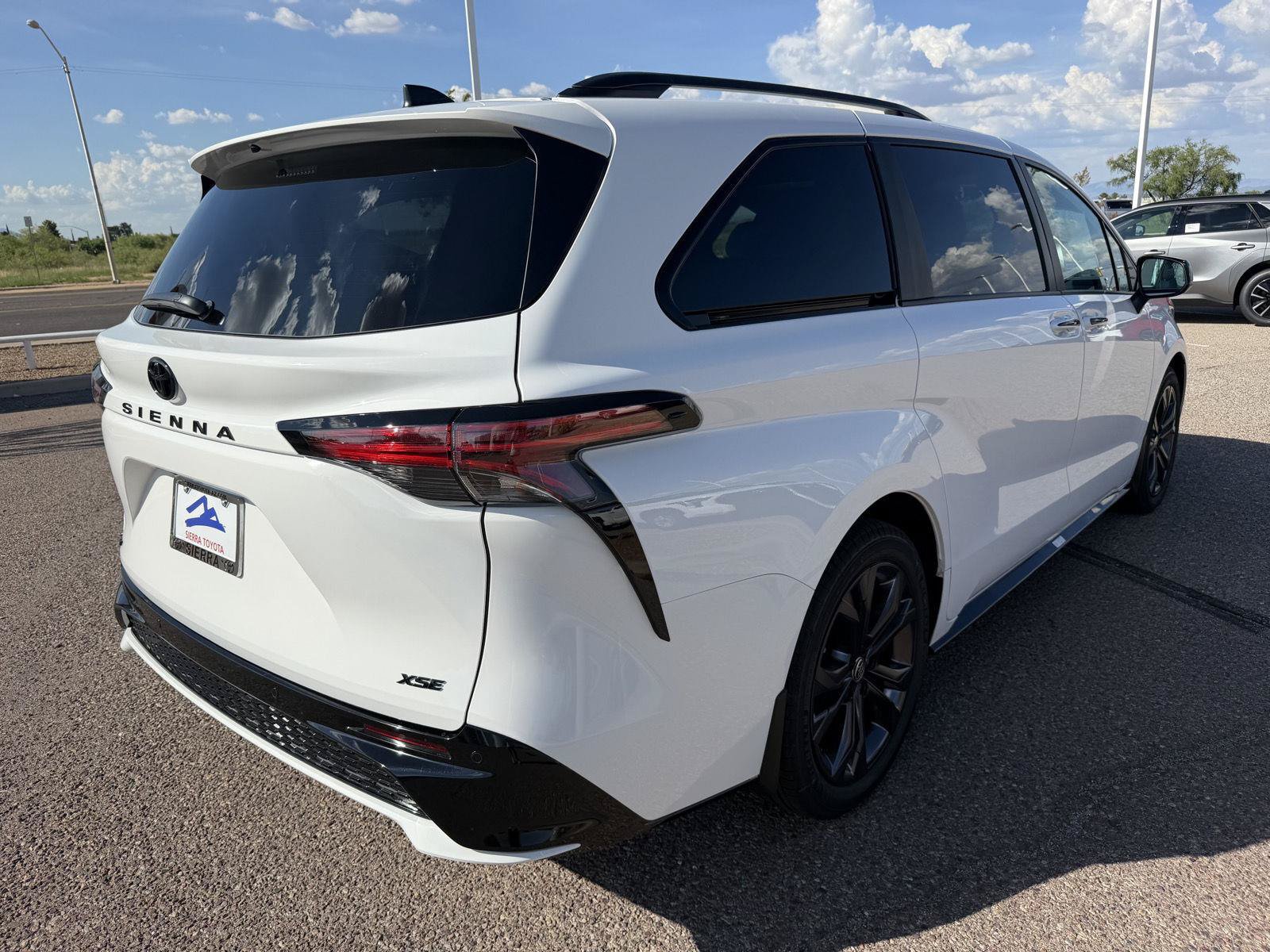 New 2026 Toyota Sienna XSE FWD image 5