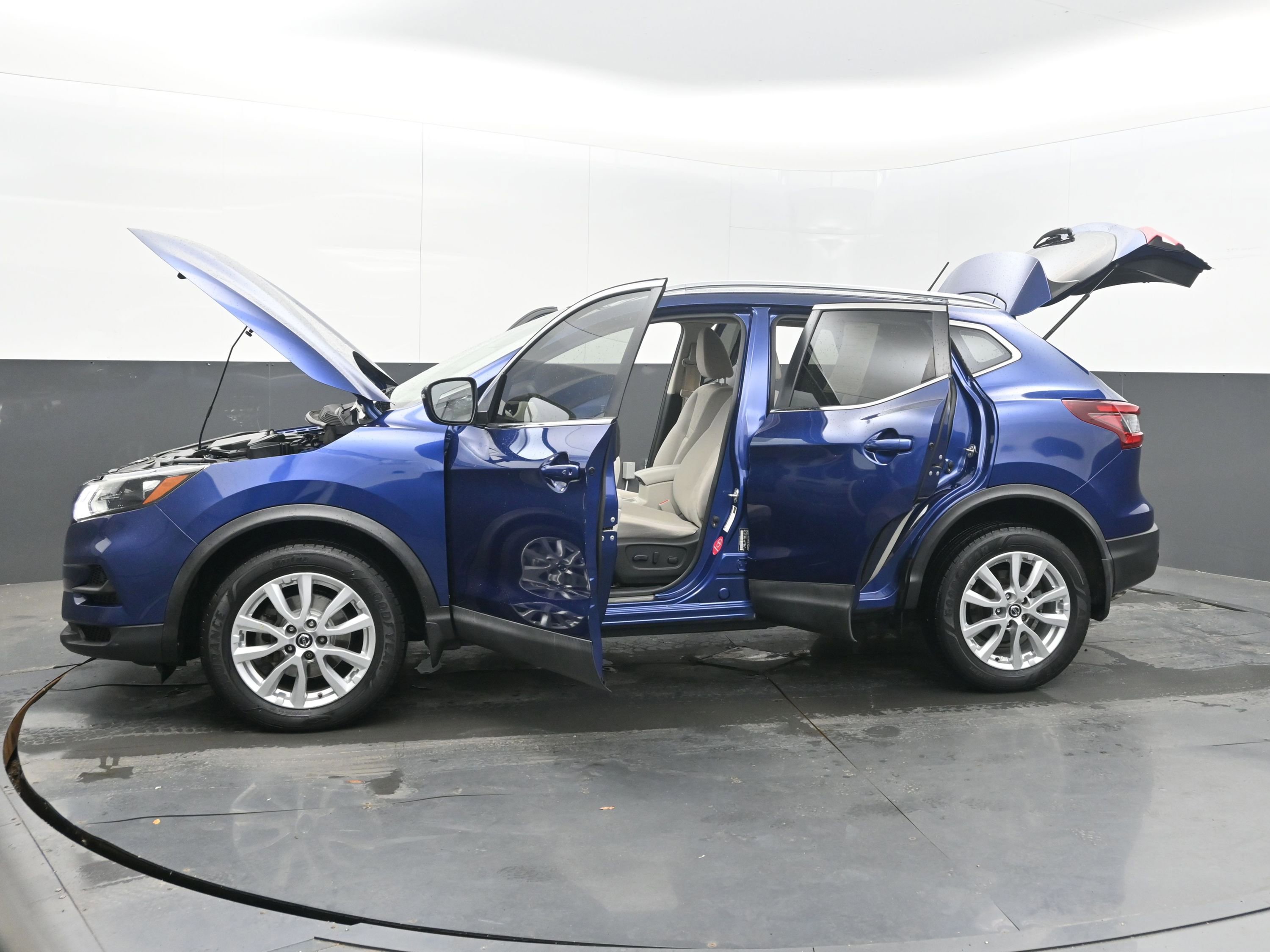 Used 2020 Nissan Rogue Sport SV FWD image 41