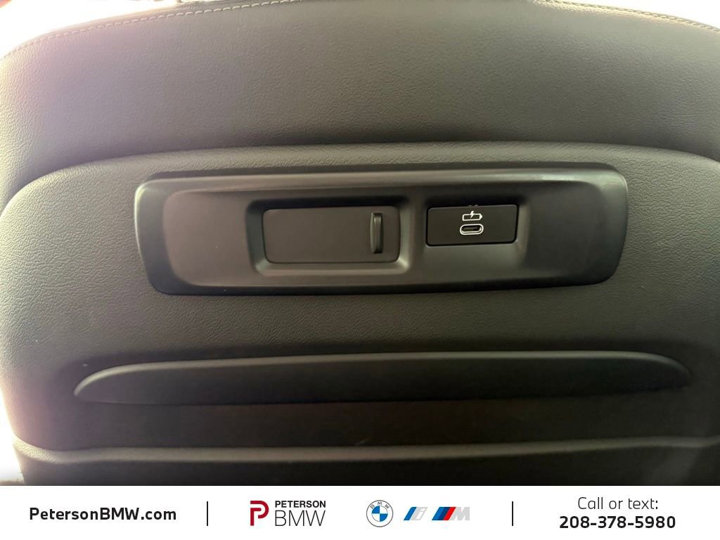 Used 2021 BMW X7 xDrive40i w/ Cold Weather Package image 22