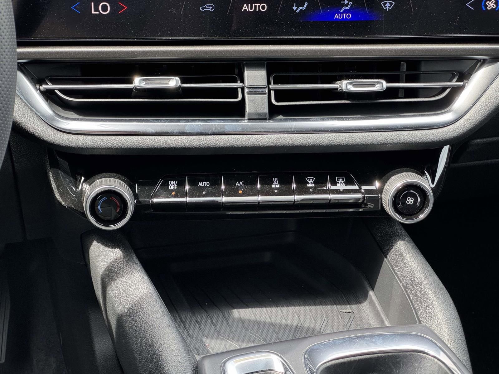 New 2026 Chevrolet Equinox EV LT image 11