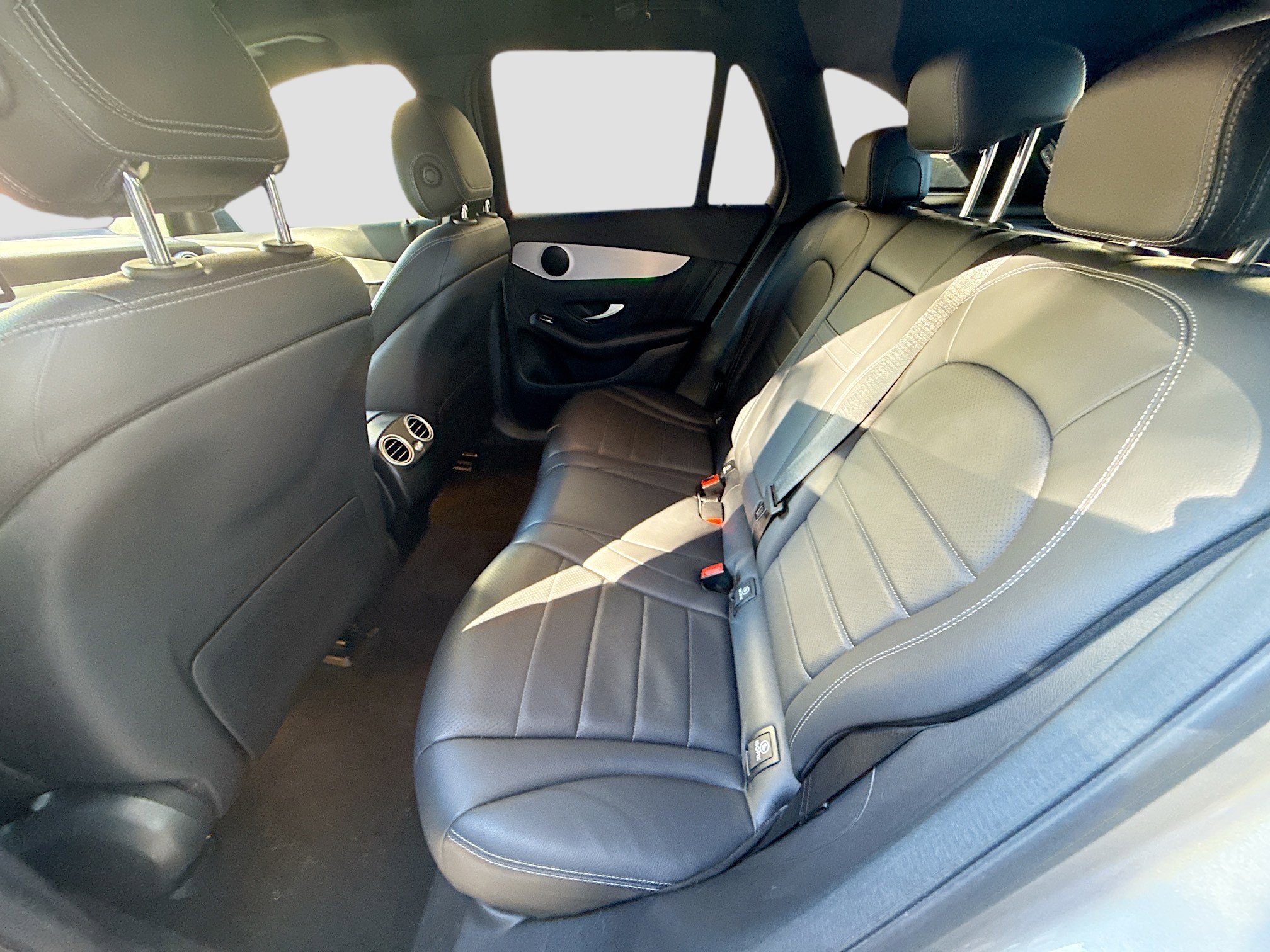 Used 2022 Mercedes-Benz GLC 300 w/ AMG Line image 23