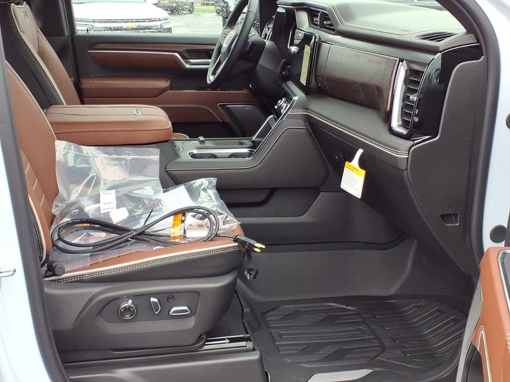New 2026 GMC Sierra 2500 Denali Ultimate AWD/4WD image 3